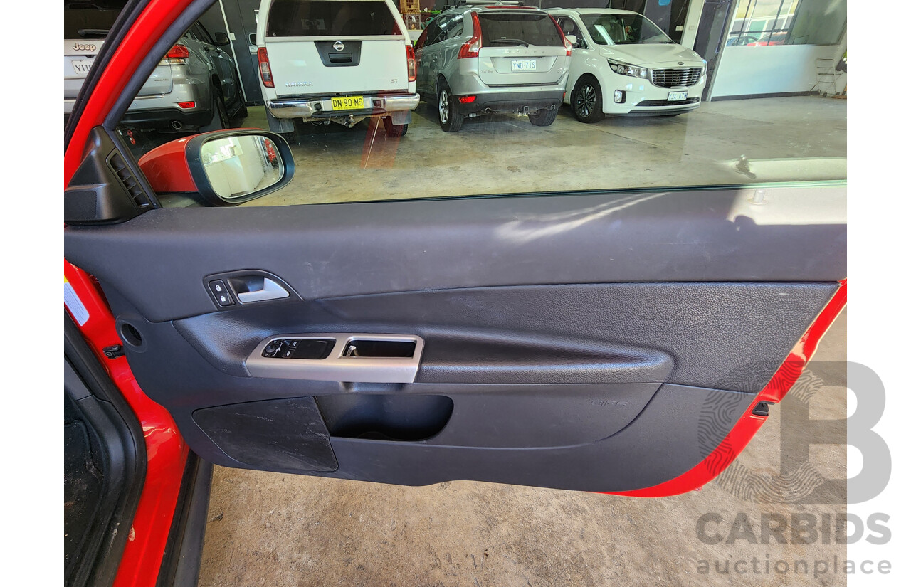 4/2007 Volvo C30 T5  3d Hatchback Red 2.5L