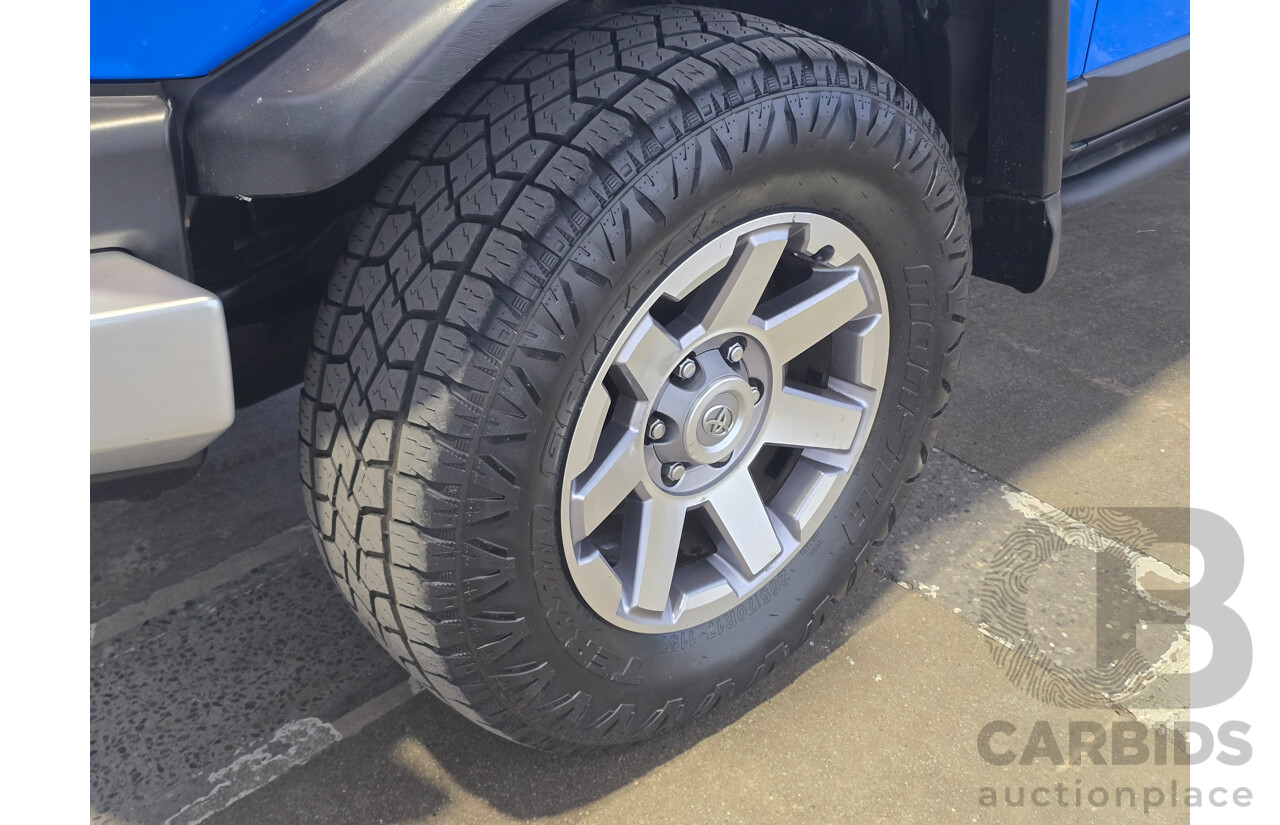 7/2011 Toyota FJ Cruiser (4x4) GSJ15R 4d Wagon Voodoo Blue V6 4.0L