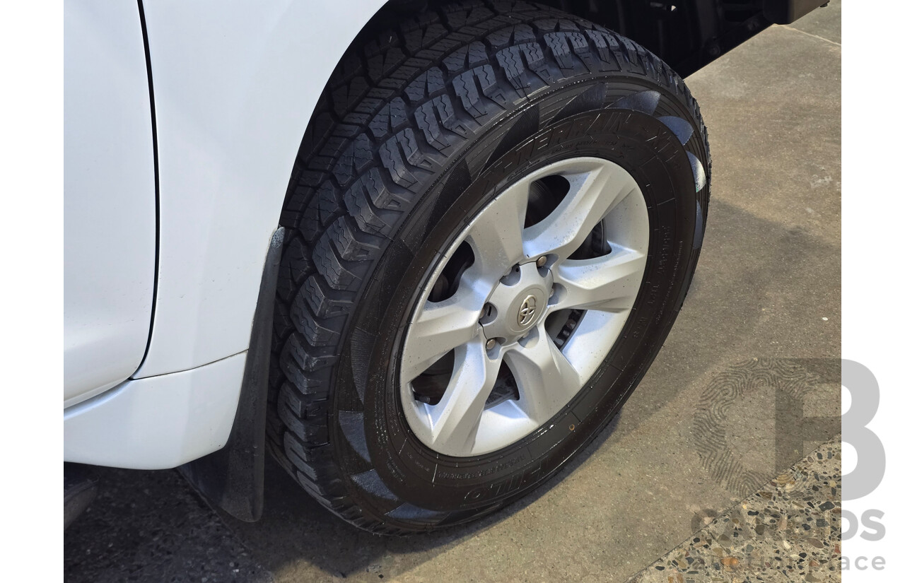 11/2011 Toyota Landcruiser Prado GXL (4x4) KDJ150R Upgrade 4d Wagon Glacier White Turbo Diesel 3.0L