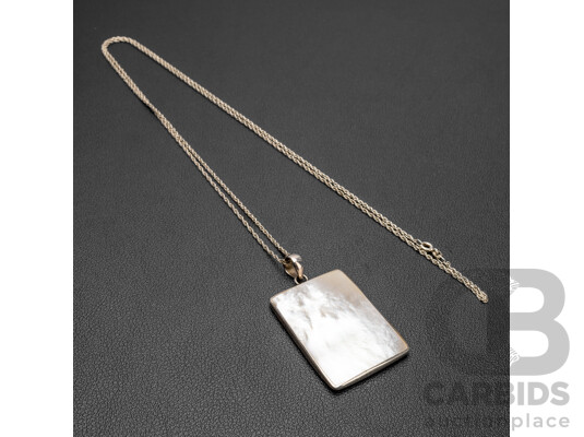 925 Sterling Silver Necklace with Mother of Pearl & Paua Pendant. Length - 82cms