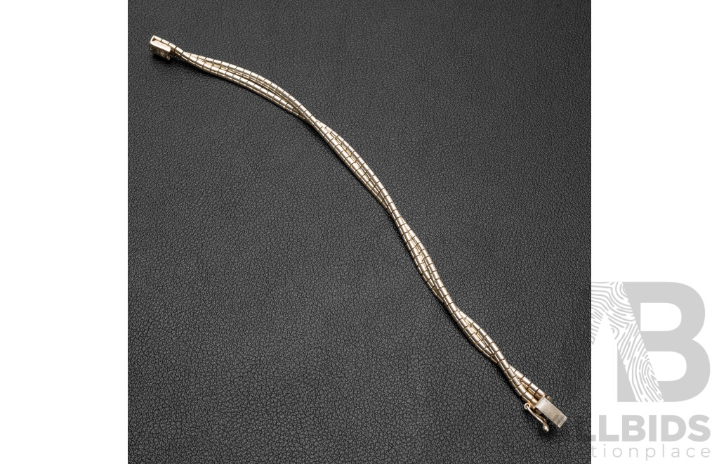 925 Sterling Silver Double Twist Bracelet. Length - 18cms