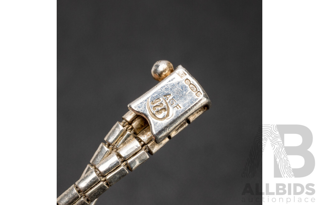 925 Sterling Silver Double Twist Bracelet. Length - 18cms