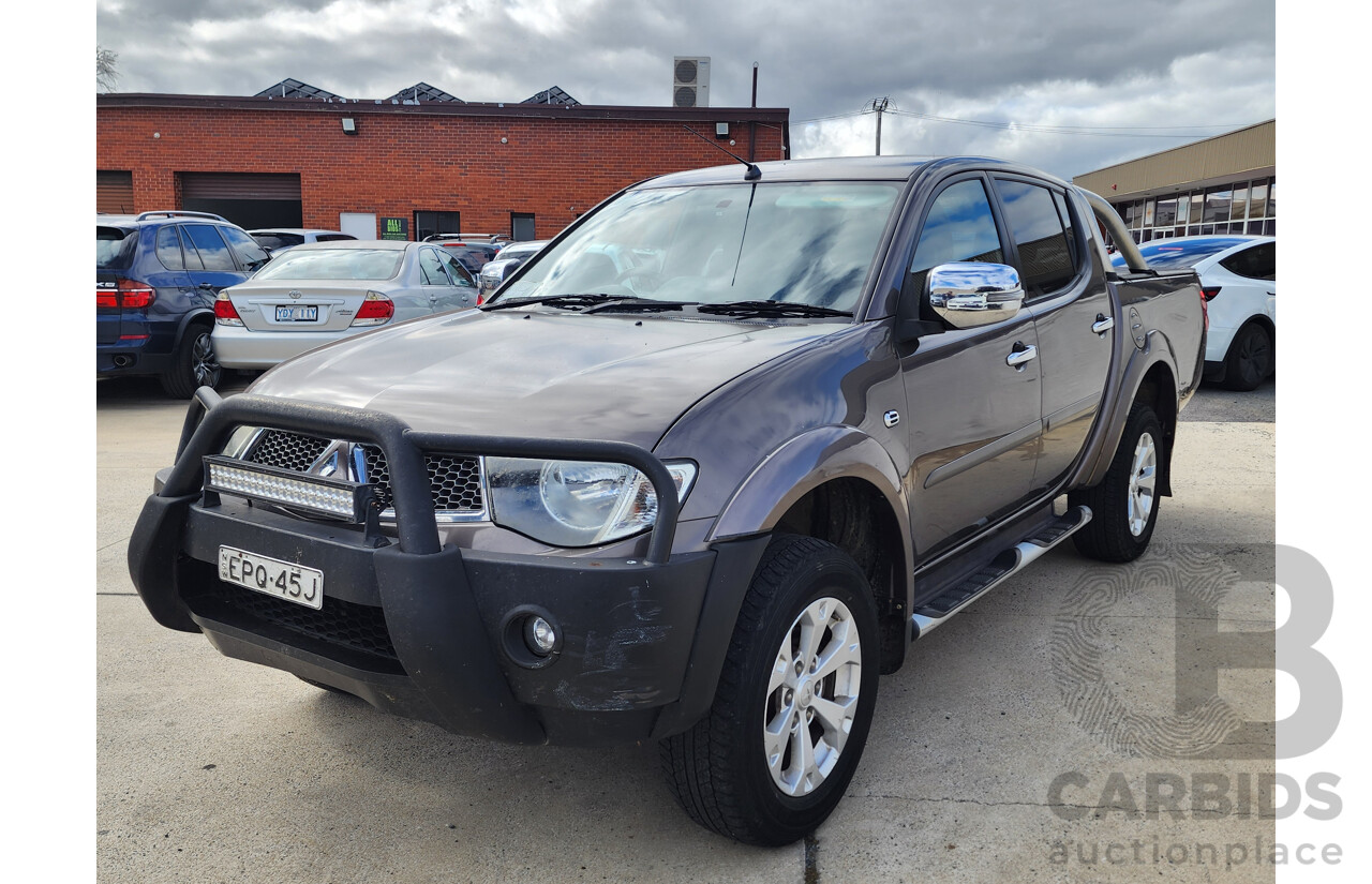 11/2014 Mitsubishi Triton Glx-R (4x4) MN MY15 Double Cab Utility Gold 2.5L