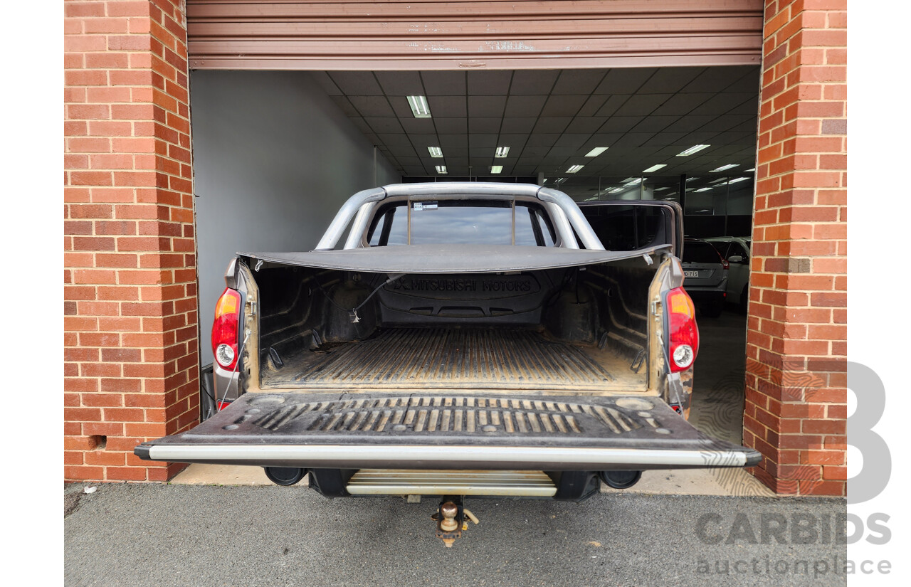 11/2014 Mitsubishi Triton Glx-R (4x4) MN MY15 Double Cab Utility Gold 2.5L