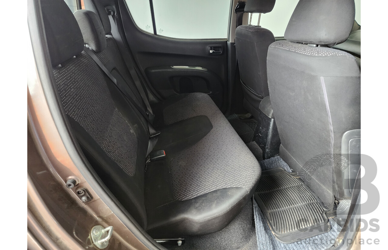 11/2014 Mitsubishi Triton Glx-R (4x4) MN MY15 Double Cab Utility Gold 2.5L