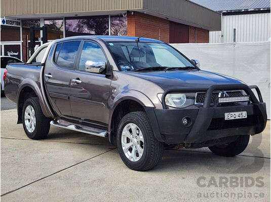 11/2014 Mitsubishi Triton Glx-R (4x4) MN MY15 Double Cab Utility Gold 2.5L