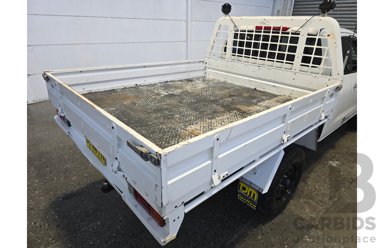 5/2016 Nissan Navara RX (4x4) NP300 D23 King Cab Chassis Polar White Turbo Diesel 2.3L