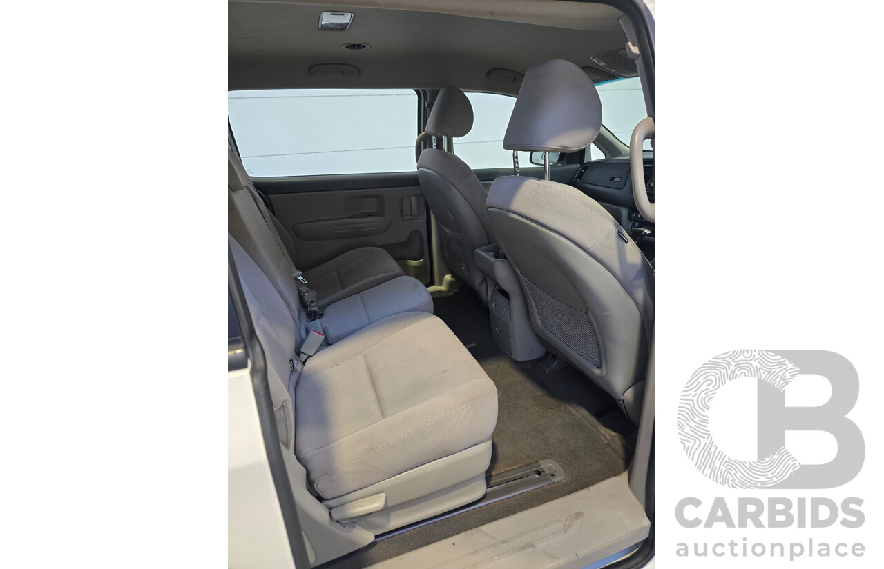 5/2018 Kia Carnival S YP MY18 4d Wagon Clear White V6 3.3L - 8 Seater