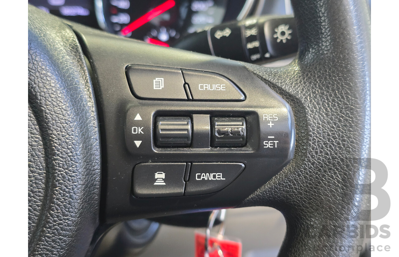 5/2018 Kia Carnival S YP MY18 4d Wagon Clear White V6 3.3L - 8 Seater
