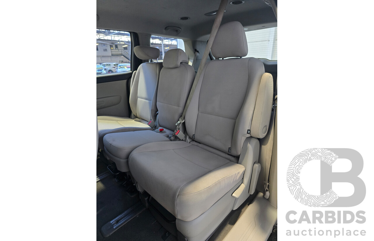5/2018 Kia Carnival S YP MY18 4d Wagon Clear White V6 3.3L - 8 Seater