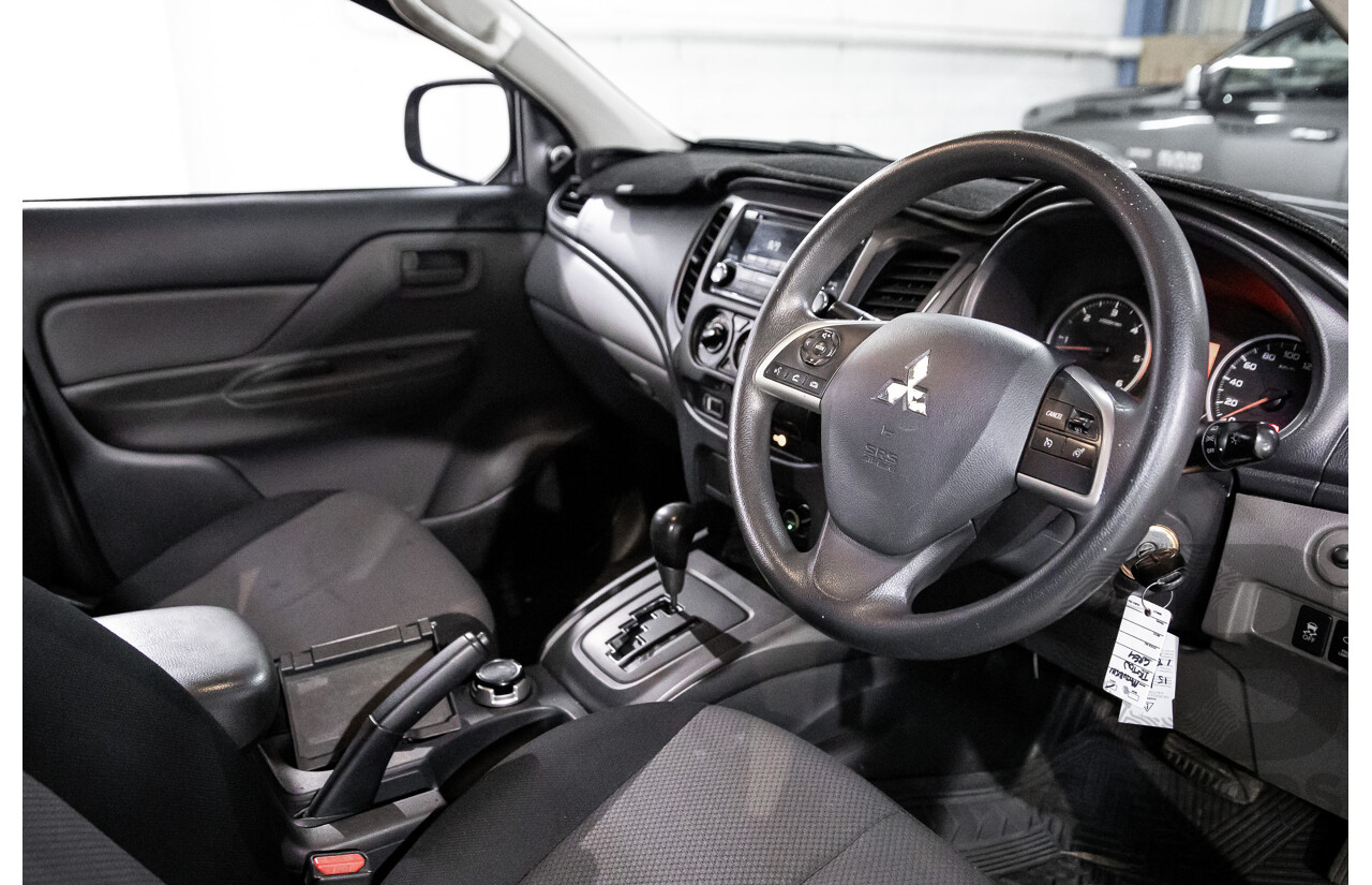 11/2015 Mitsubishi Triton GLX (4x4) MQ MY16 Dual Cab Utility Grey Turbo Diesel 2.4L