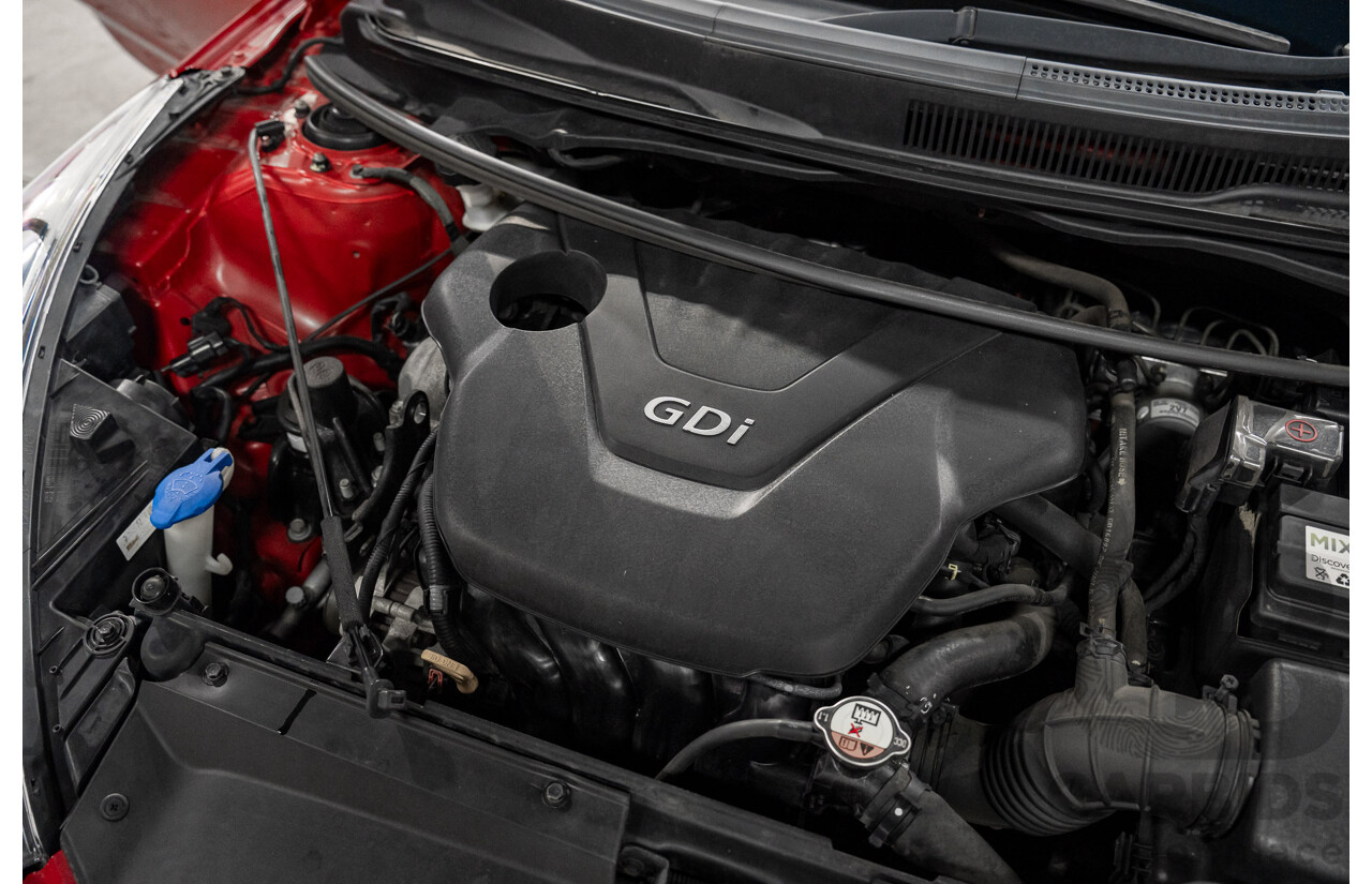 05/2012 Hyundai Veloster + FWD FS 3D Coupe Red 1.6L