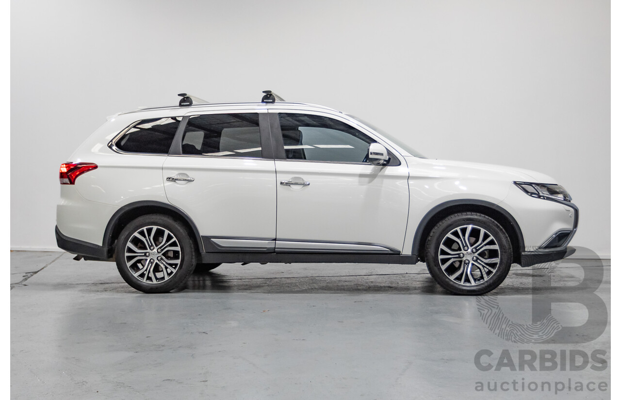 10/2017 Mitsubishi Outlander Exceed 7-seater (AWD) ZL MY18.5 4d Wagon White turbo diesel 2.3L