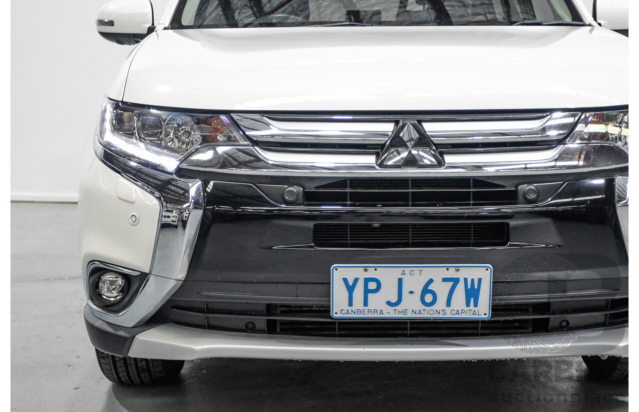 10/2017 Mitsubishi Outlander Exceed 7-seater (AWD) ZL MY18.5 4d Wagon White turbo diesel 2.3L