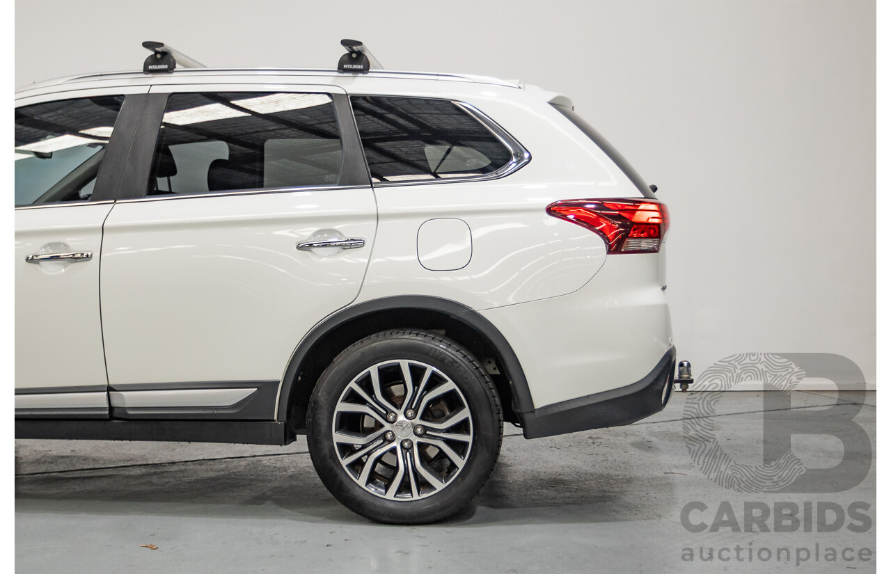 10/2017 Mitsubishi Outlander Exceed 7-seater (AWD) ZL MY18.5 4d Wagon White turbo diesel 2.3L