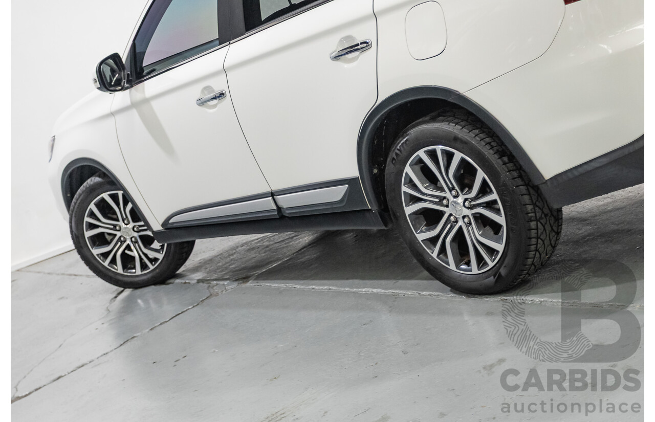 10/2017 Mitsubishi Outlander Exceed 7-seater (AWD) ZL MY18.5 4d Wagon White turbo diesel 2.3L