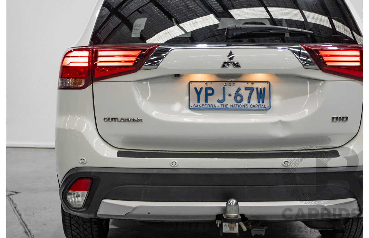 10/2017 Mitsubishi Outlander Exceed 7-seater (AWD) ZL MY18.5 4d Wagon White turbo diesel 2.3L