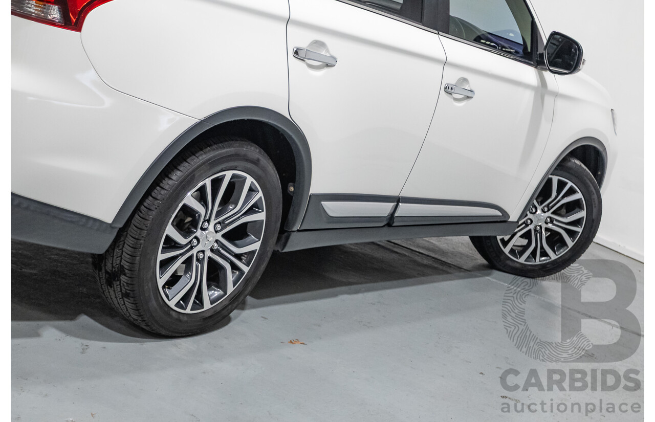 10/2017 Mitsubishi Outlander Exceed 7-seater (AWD) ZL MY18.5 4d Wagon White turbo diesel 2.3L