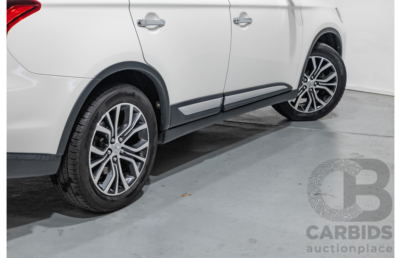 10/2017 Mitsubishi Outlander Exceed 7-seater (AWD) ZL MY18.5 4d Wagon White turbo diesel 2.3L