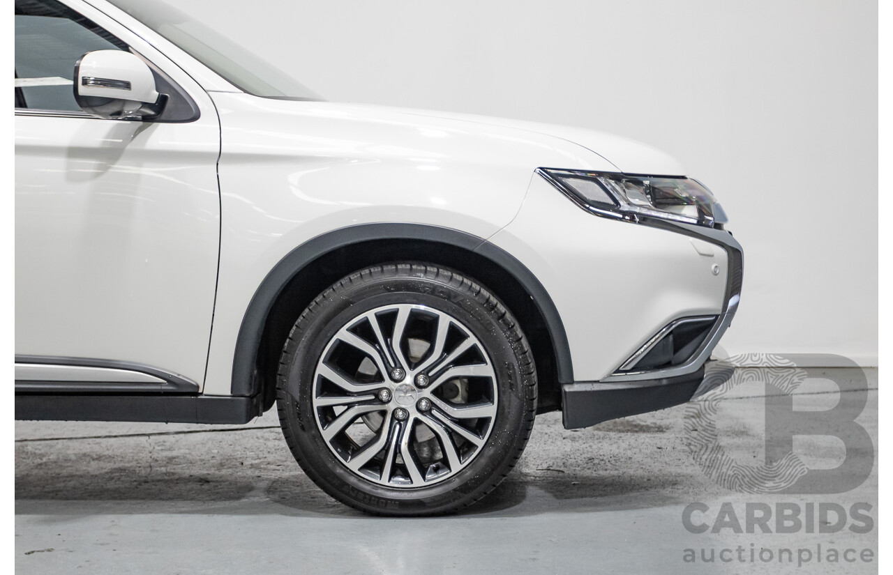 10/2017 Mitsubishi Outlander Exceed 7-seater (AWD) ZL MY18.5 4d Wagon White turbo diesel 2.3L