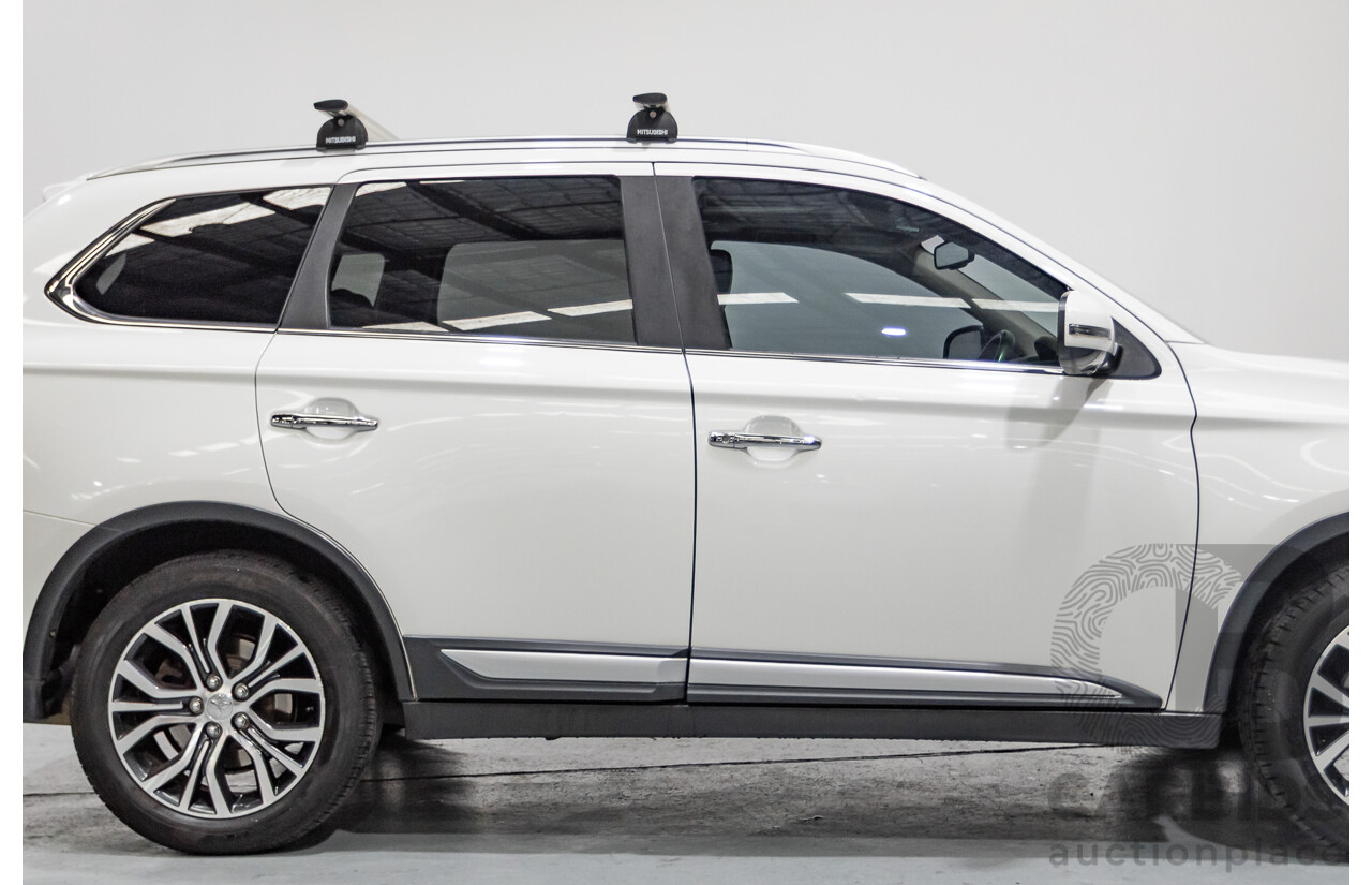 10/2017 Mitsubishi Outlander Exceed 7-seater (AWD) ZL MY18.5 4d Wagon White turbo diesel 2.3L