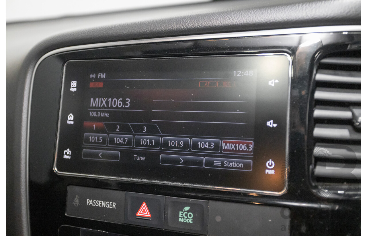 10/2017 Mitsubishi Outlander Exceed 7-seater (AWD) ZL MY18.5 4d Wagon White turbo diesel 2.3L