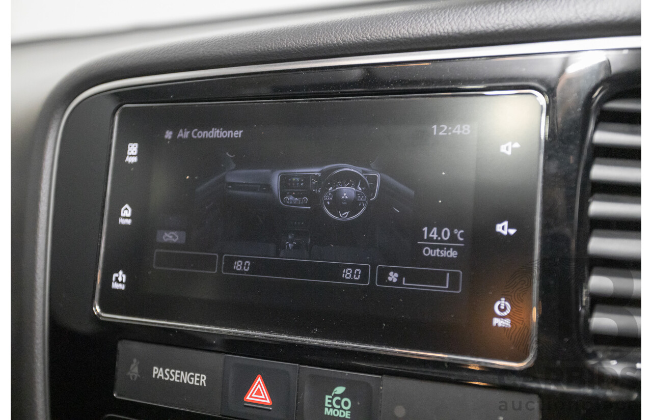 10/2017 Mitsubishi Outlander Exceed 7-seater (AWD) ZL MY18.5 4d Wagon White turbo diesel 2.3L