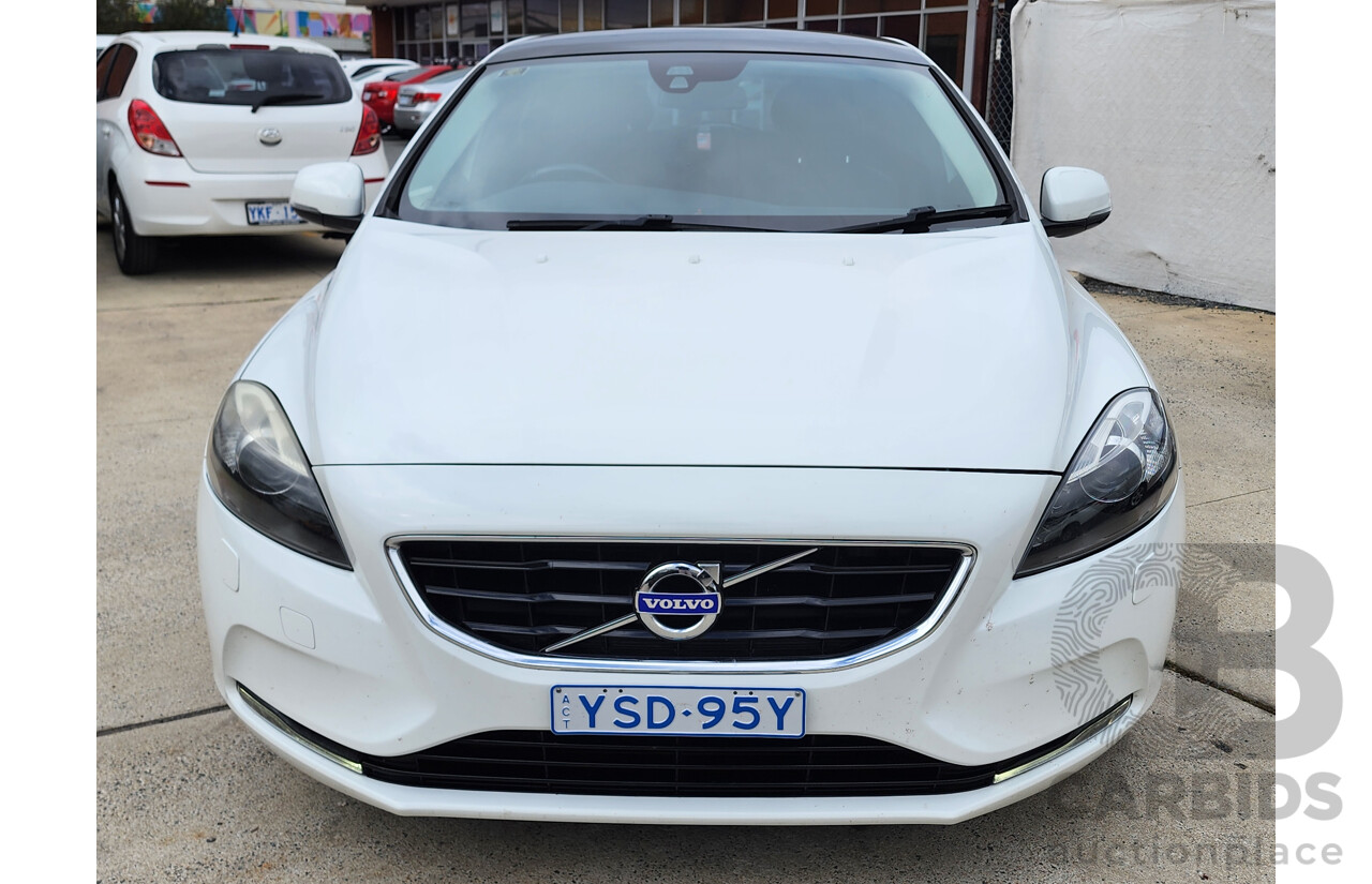 7/2013 Volvo V40 T4 Luxury M 5d Hatchback White 2.0L