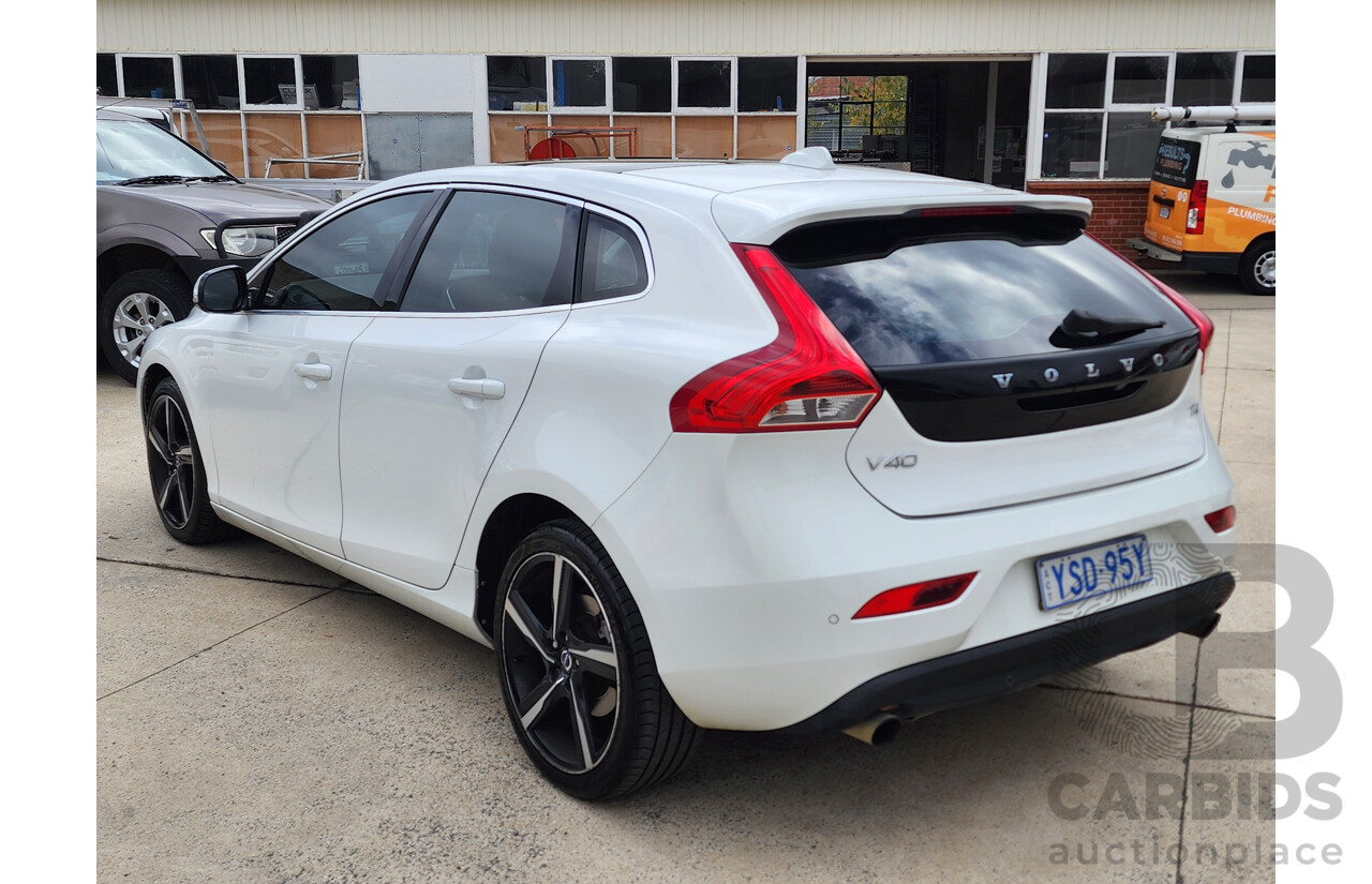 7/2013 Volvo V40 T4 Luxury M 5d Hatchback White 2.0L