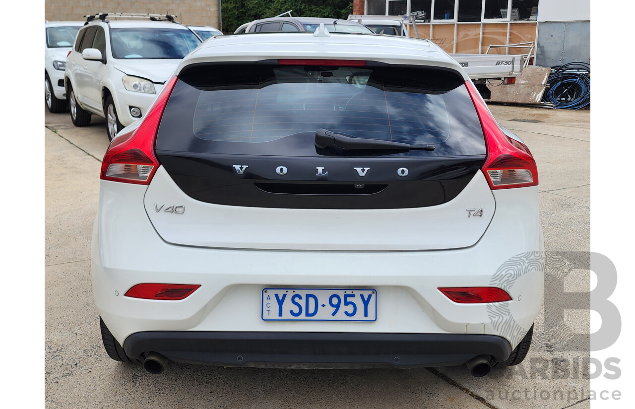 7/2013 Volvo V40 T4 Luxury M 5d Hatchback White 2.0L