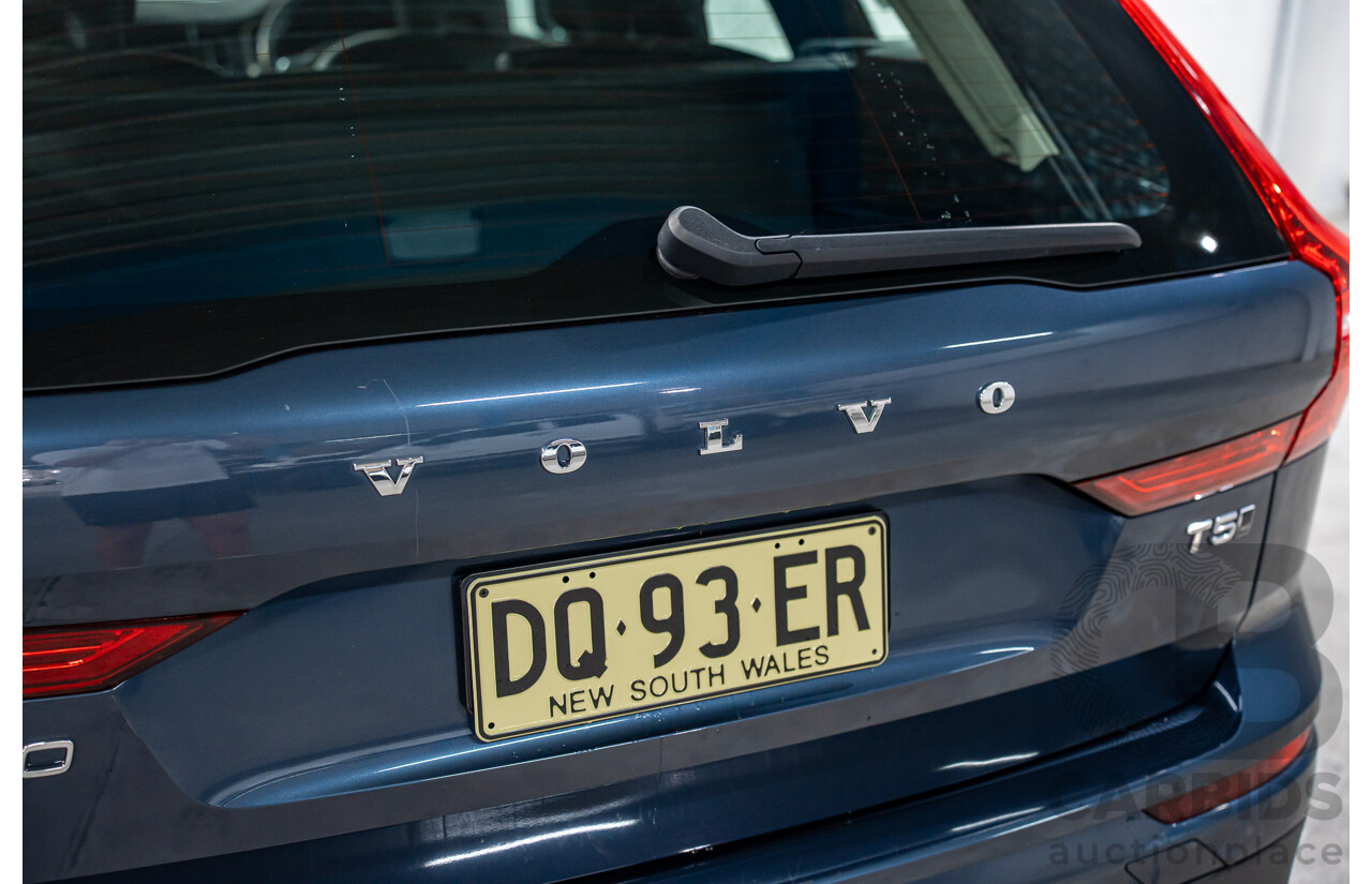03/2020 Volvo XC60 T5 Momentum (AWD) 246 MY20 4d Wagon Denim Blue Metallic Turbo 2.0L