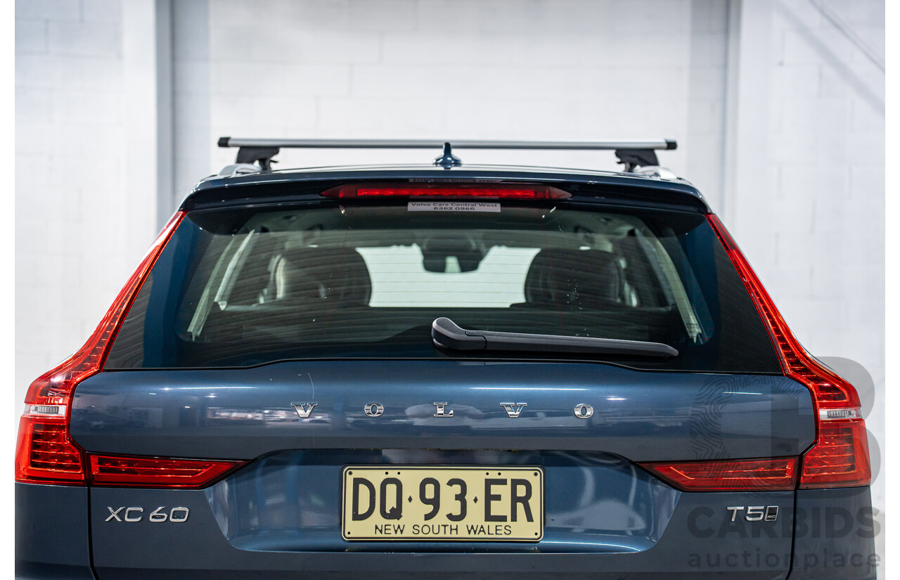 03/2020 Volvo XC60 T5 Momentum (AWD) 246 MY20 4d Wagon Denim Blue Metallic Turbo 2.0L