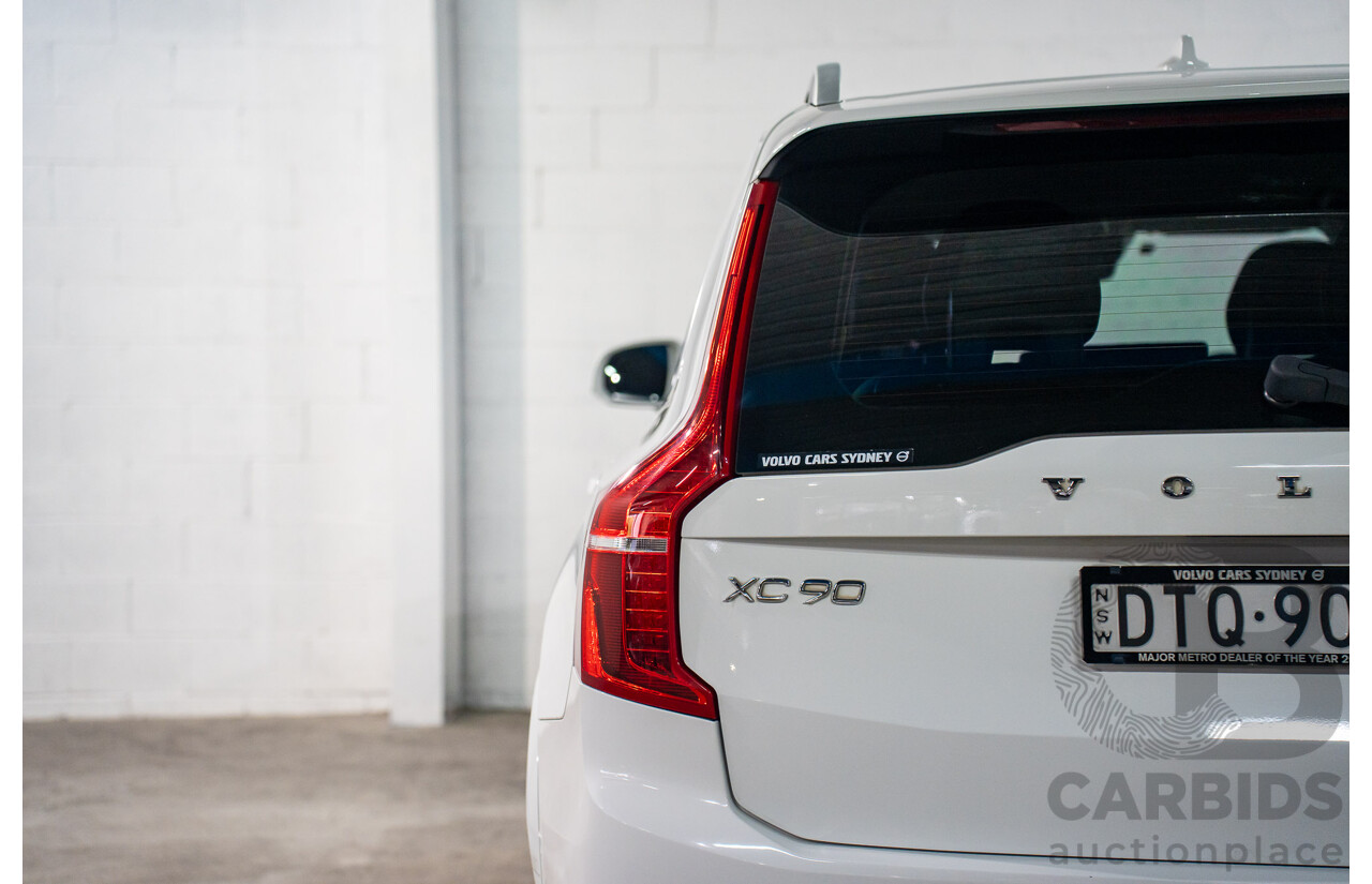 11/2017 Volvo XC90 D5 Momentum (AWD) 256 MY17 4d Wagon Ice White Twin Turbo Diesel 2.0L