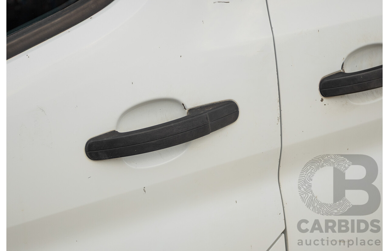 10/2015 Ford Transit Mid Roof (LWB) VO Van Frozen White Turbo Diesel 2.2L