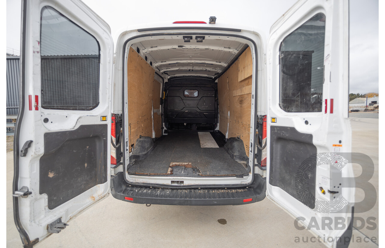 10/2015 Ford Transit Mid Roof (LWB) VO Van Frozen White Turbo Diesel 2.2L