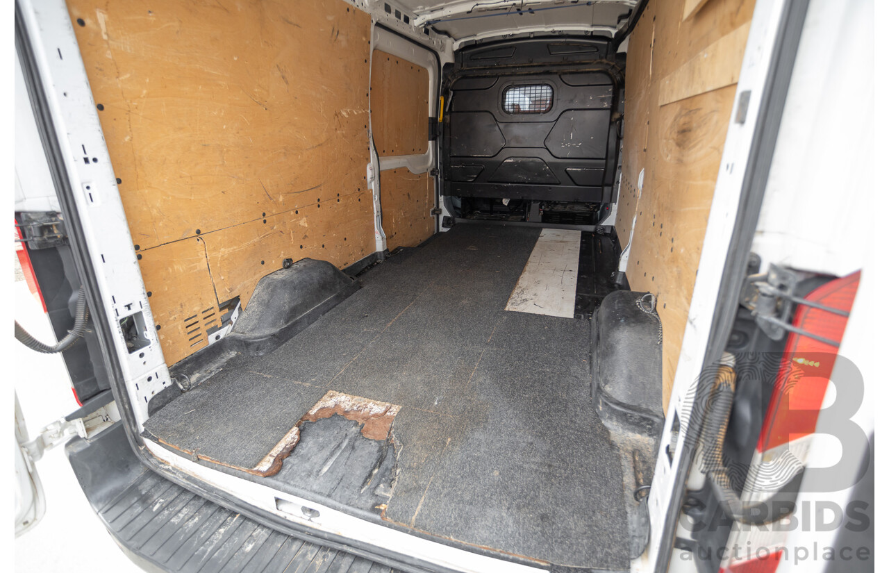 10/2015 Ford Transit Mid Roof (LWB) VO Van Frozen White Turbo Diesel 2.2L