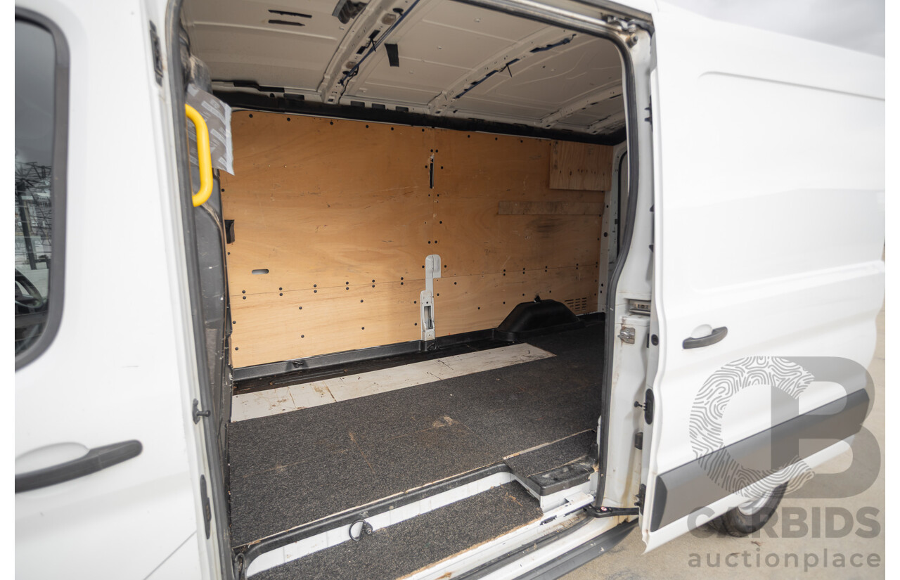 10/2015 Ford Transit Mid Roof (LWB) VO Van Frozen White Turbo Diesel 2.2L
