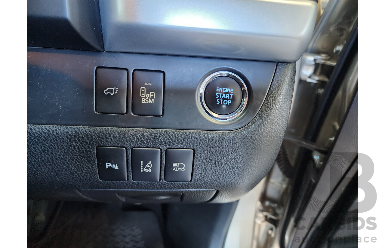 3/2014 Toyota Kluger Grande (4x4) GSU55R 4d Wagon Gold 3.5L