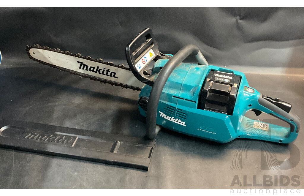 Makita UC013G 40V MAX Li-ion Cordless Brushless 450mm Chainsaw with 40V Max XGT 8.0Ah Battery X1