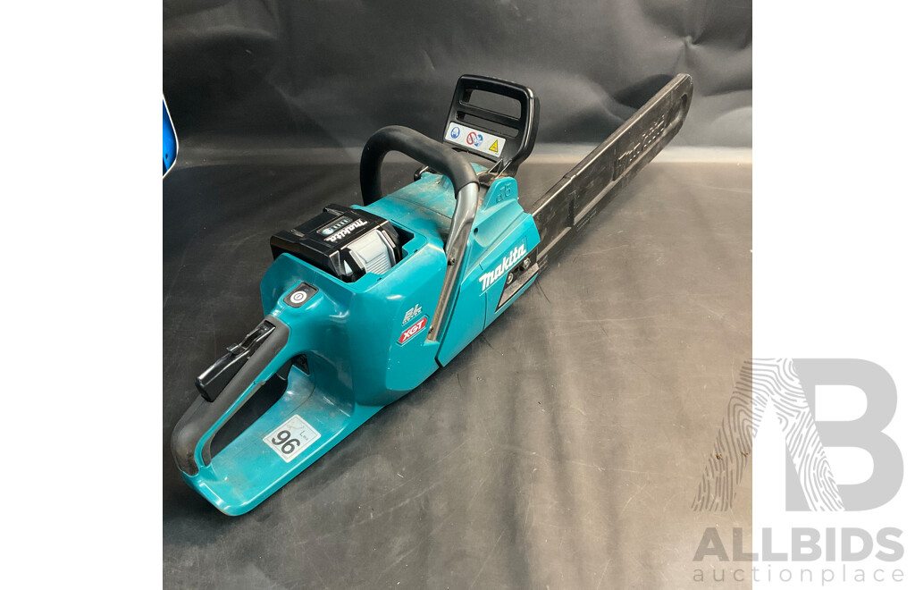 Makita UC013G 40V MAX Li-ion Cordless Brushless 450mm Chainsaw with 40V Max XGT 8.0Ah Battery X1