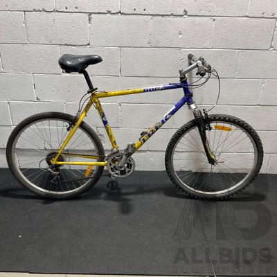TREK 800 Trail Bike