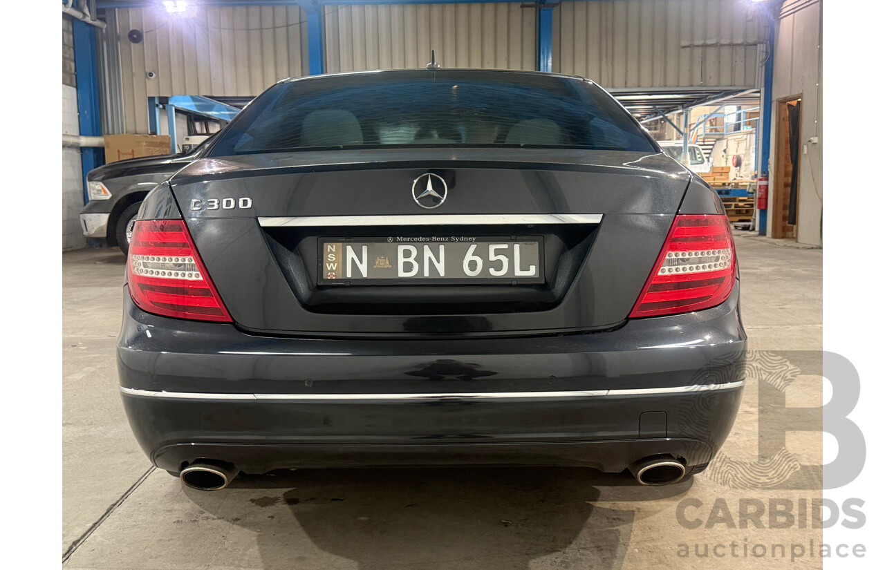 2/2012 Mercedes-Benz C300 Avantgarde BE W204 MY12 4d Sedan Black V6 3.5L