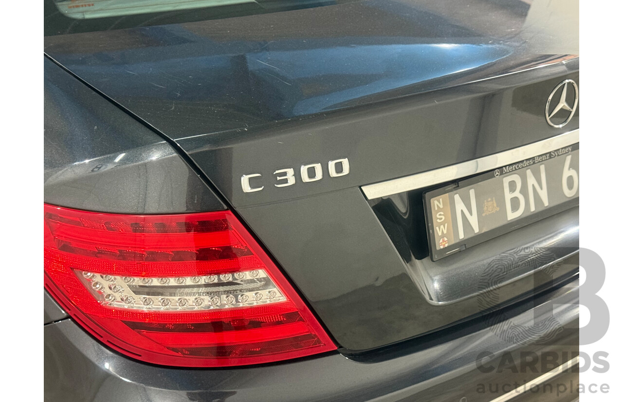 2/2012 Mercedes-Benz C300 Avantgarde BE W204 MY12 4d Sedan Black V6 3.5L