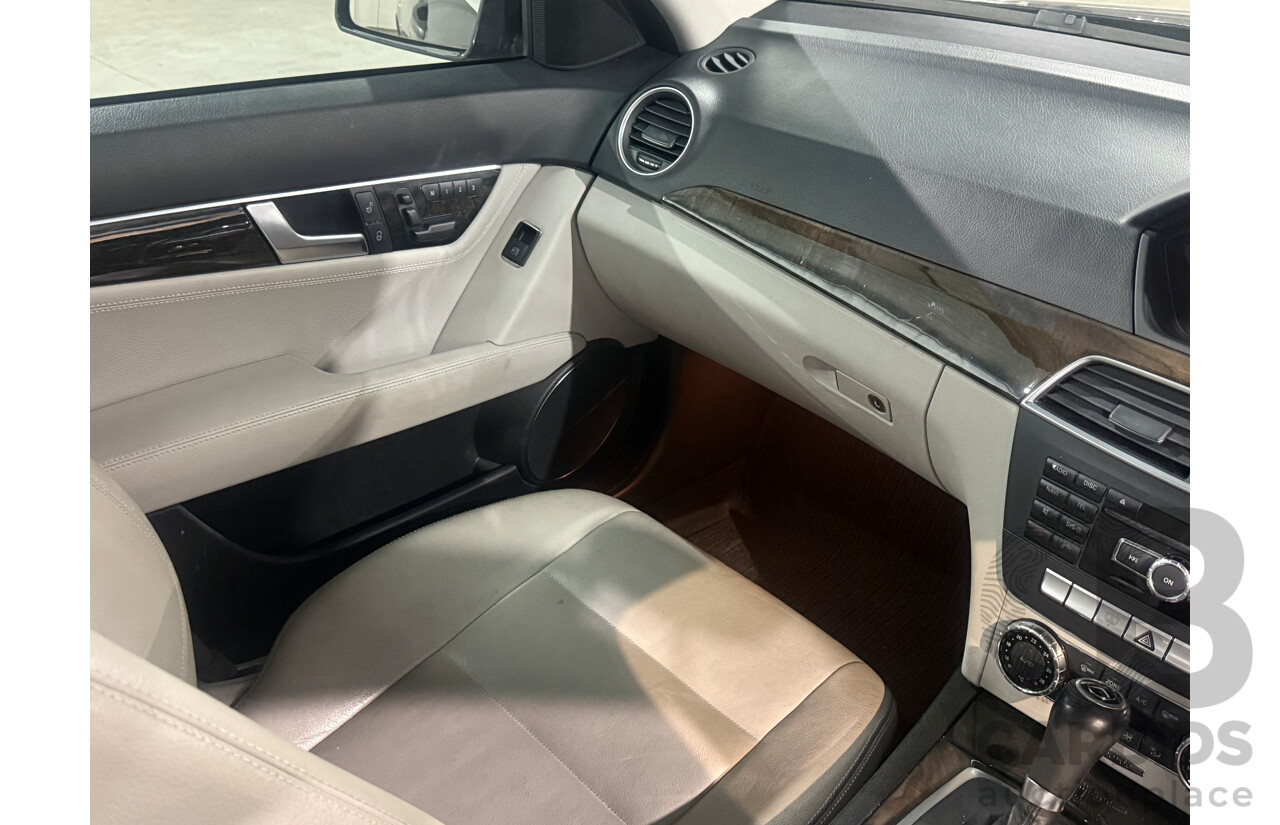 2/2012 Mercedes-Benz C300 Avantgarde BE W204 MY12 4d Sedan Black V6 3.5L