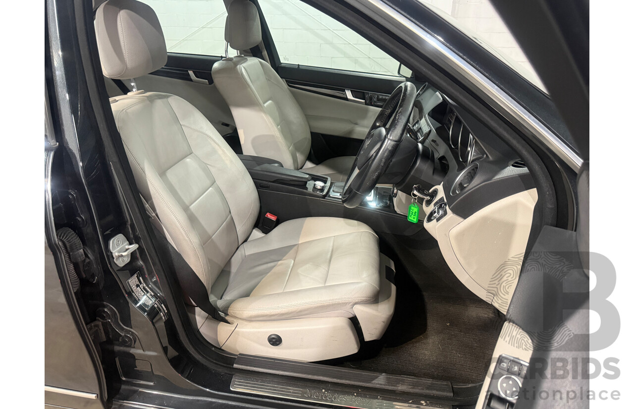 2/2012 Mercedes-Benz C300 Avantgarde BE W204 MY12 4d Sedan Black V6 3.5L
