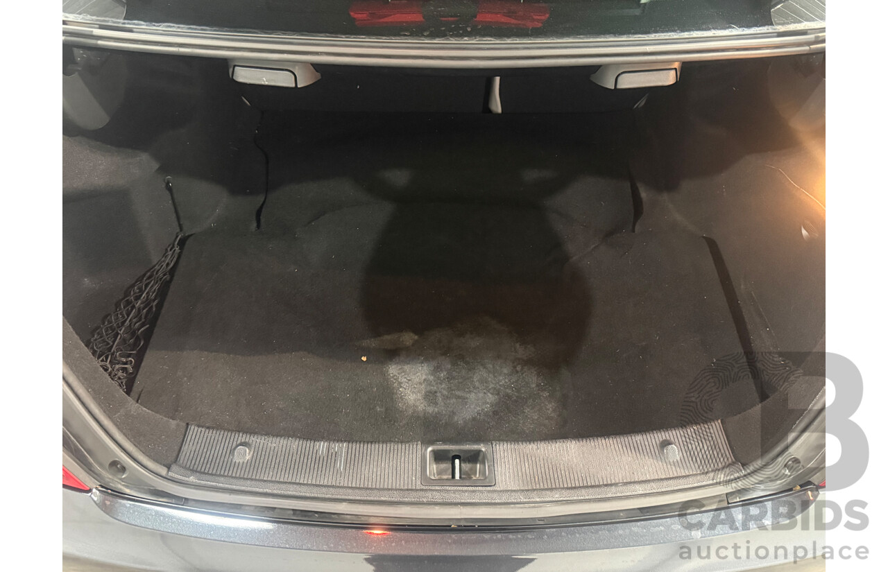 2/2012 Mercedes-Benz C300 Avantgarde BE W204 MY12 4d Sedan Black V6 3.5L