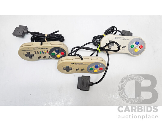 Nintendo Famicom Video Game Console W/ Controllers, Power Supply & Games