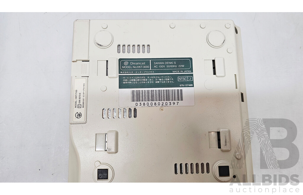 Vintage Sega (HKT-3000) Dreamcast Videogame Console