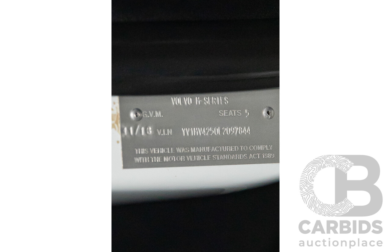 11/2013 Volvo V40 T4 Luxury M 5d Hatchback White Turbo 2.0L