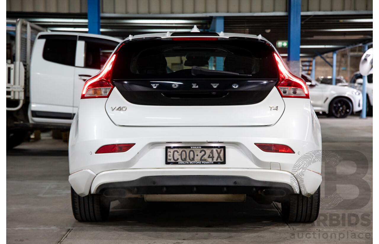 11/2013 Volvo V40 T4 Luxury M 5d Hatchback White Turbo 2.0L